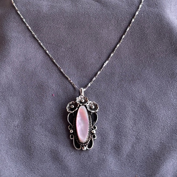 SA Arviso Jewelry - Vintage Sterling 925 Navajo Pink Mother of Pearl Necklace 18”